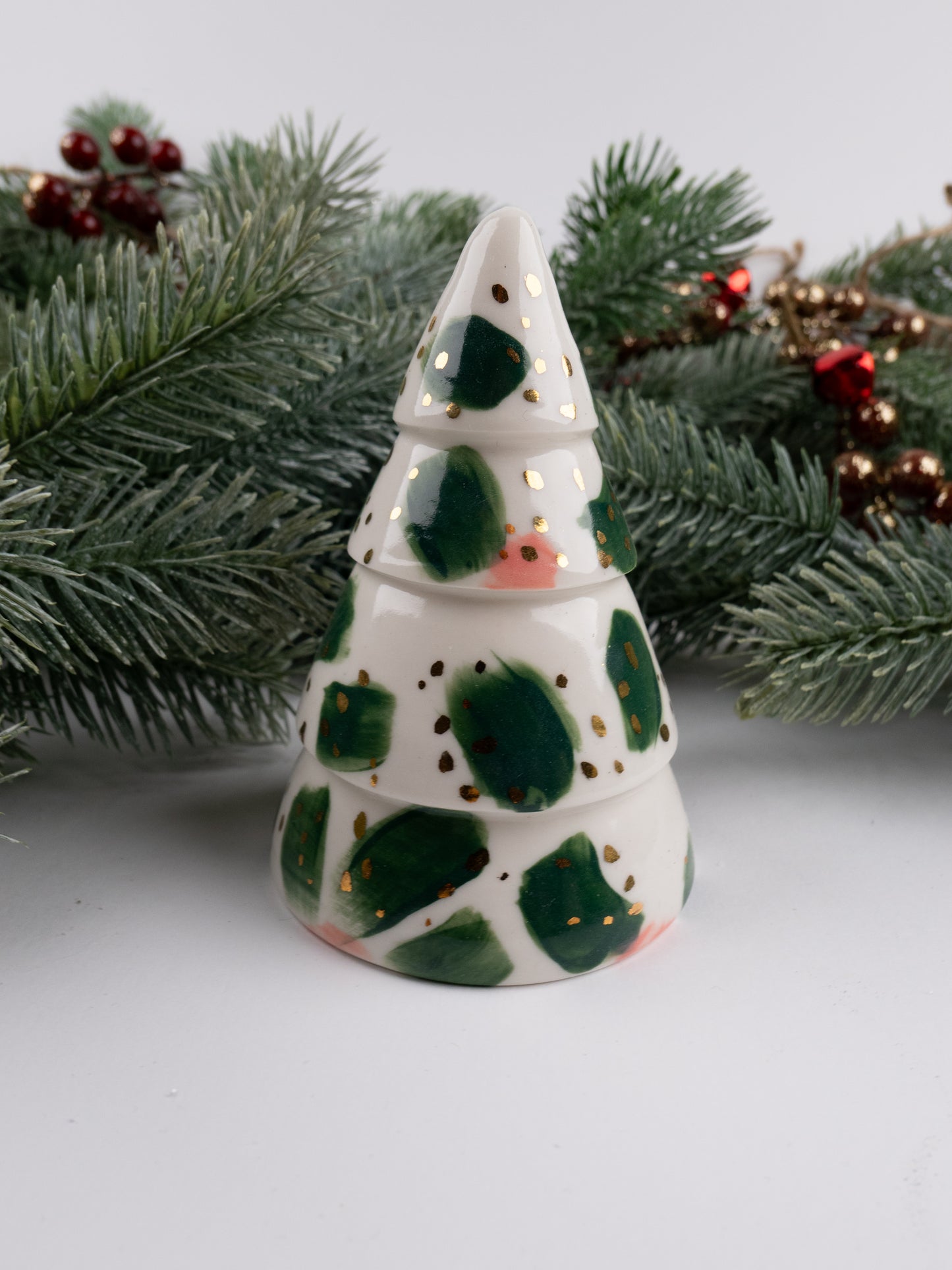 002. Sapin