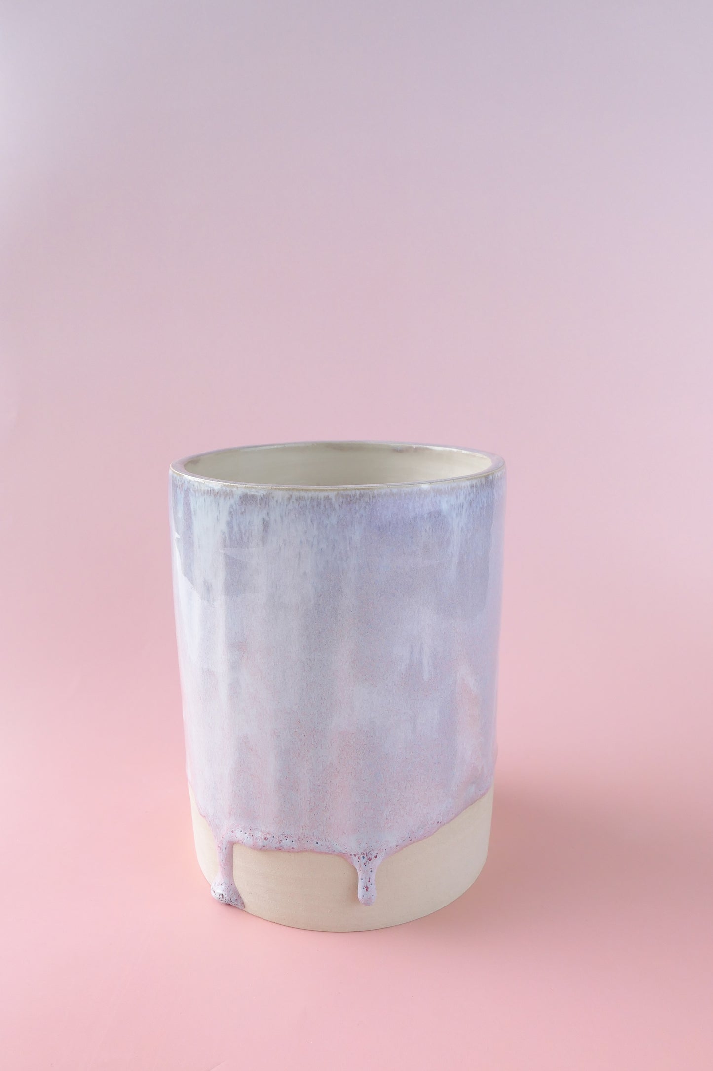009. Vase