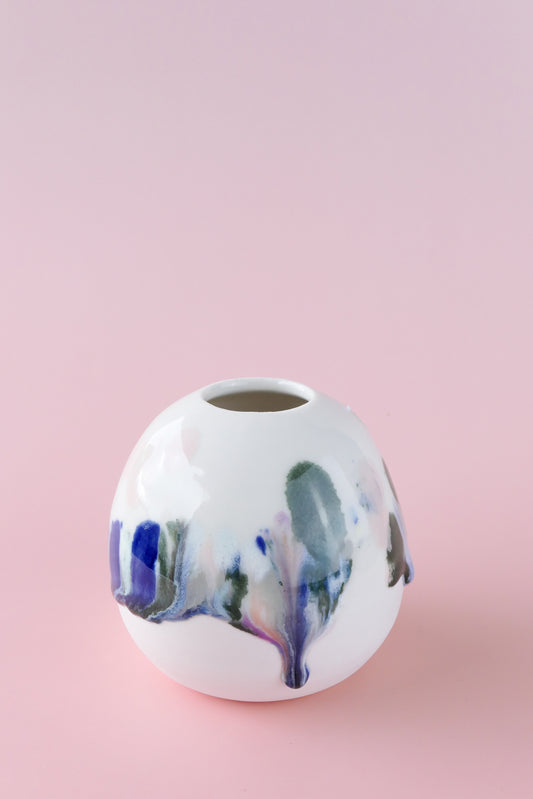 013. Vase